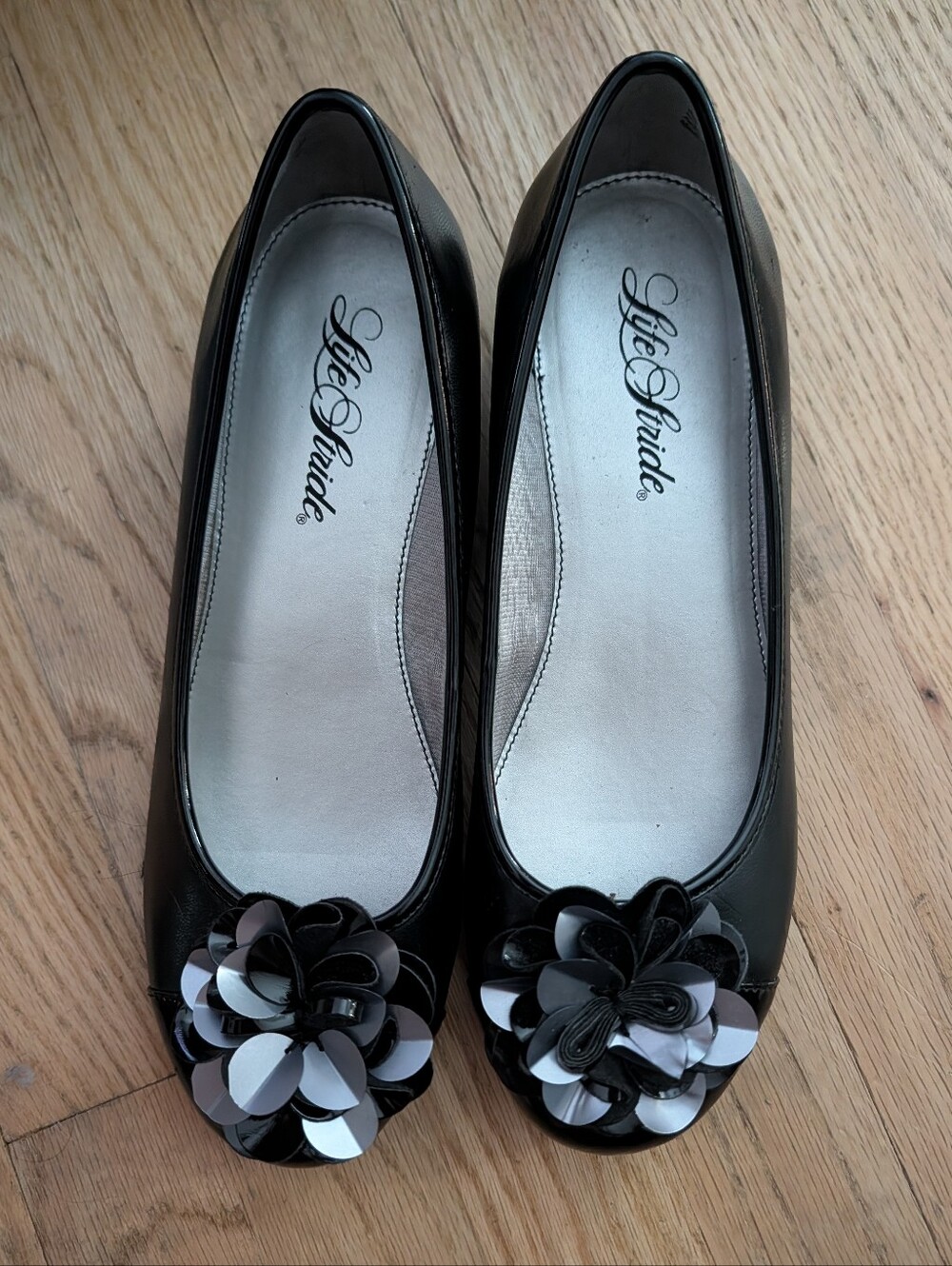 LifeStride Women’s 8M Black Ballet Flats Floral Sequin Embellished Comfort Shoes